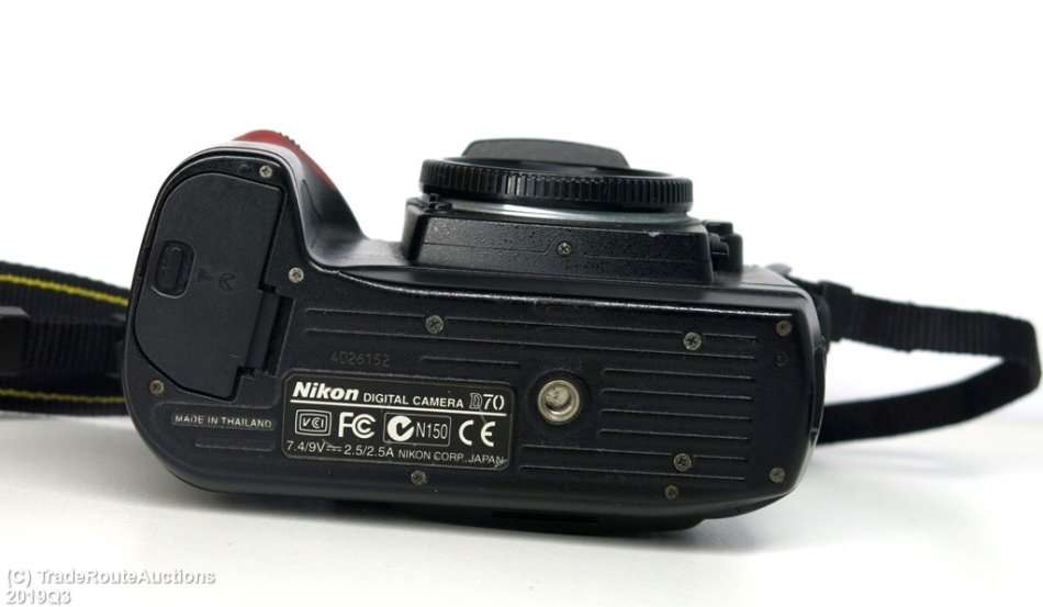 NIKON D70 Professional Digital SLR camera body only