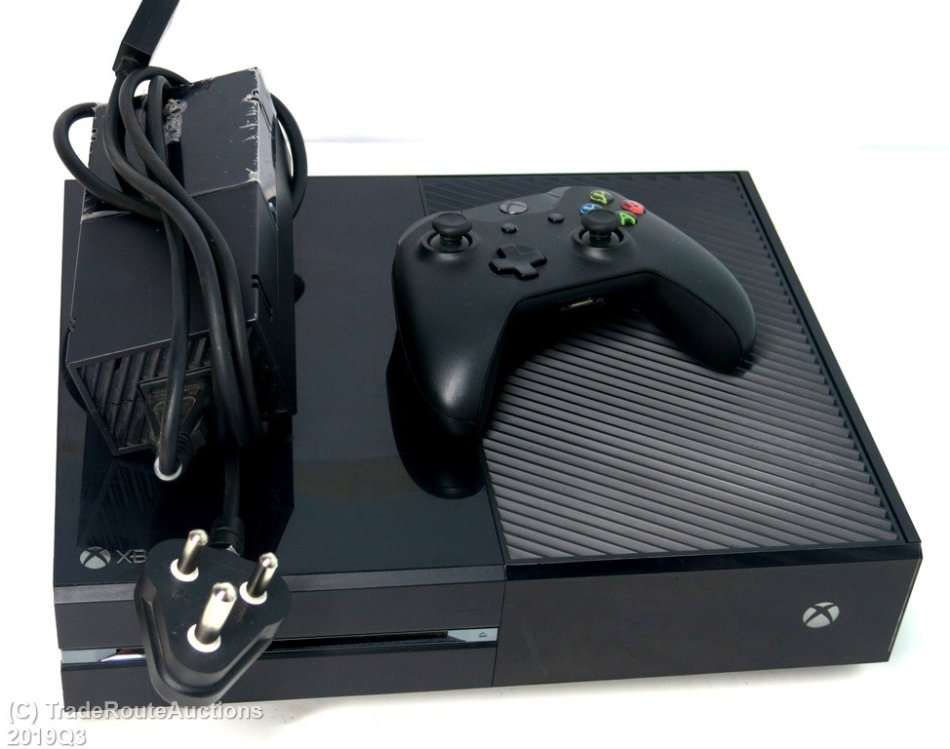 Microsoft Xbox One 500GB Model 1540 Gaming Console + 1 Controller