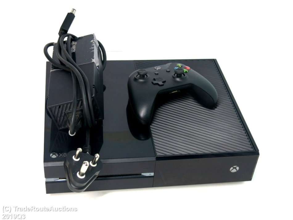 Microsoft Xbox One 500GB Model 1540 Gaming Console + 1 Controller