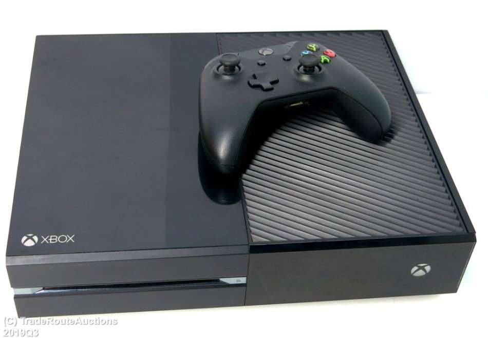 Microsoft Xbox One 500GB Model 1540 Gaming Console + 1 Controller