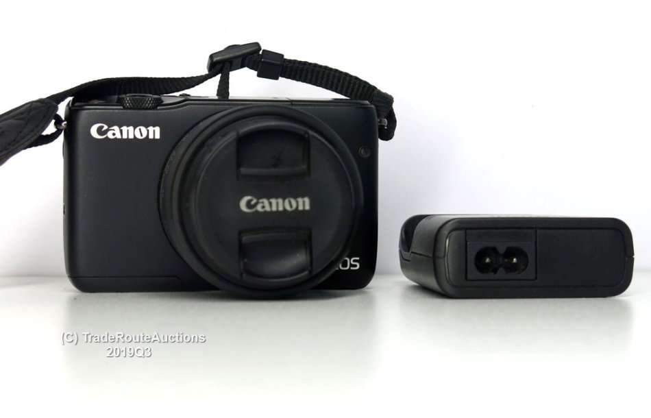 Canon EOS M10 Mirrorless Digital Camera with 15-45mm IS STM Lens