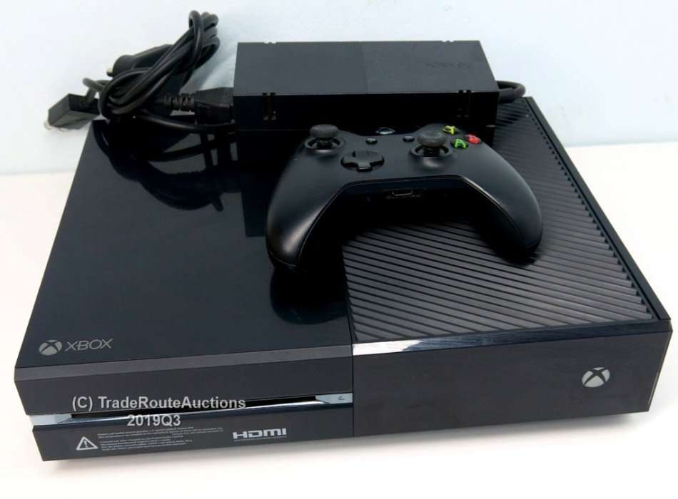 Microsoft Xbox One 500GB Model 1540 Gaming Console + 1 Controller