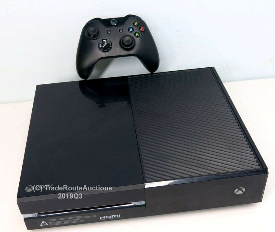 Microsoft Xbox One 500GB Model 1540 Gaming Console + 1 Controller