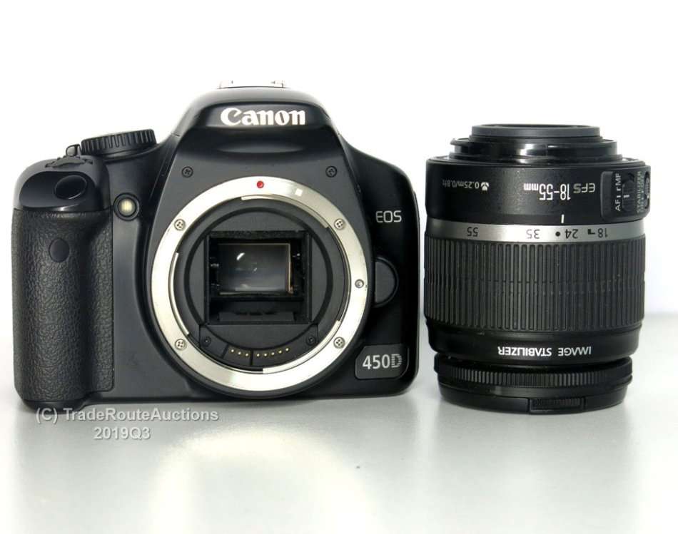 Canon EOS 450D DigitalSLR camera 12.2 Megapixels with Canon 18-55mm Lens Kit