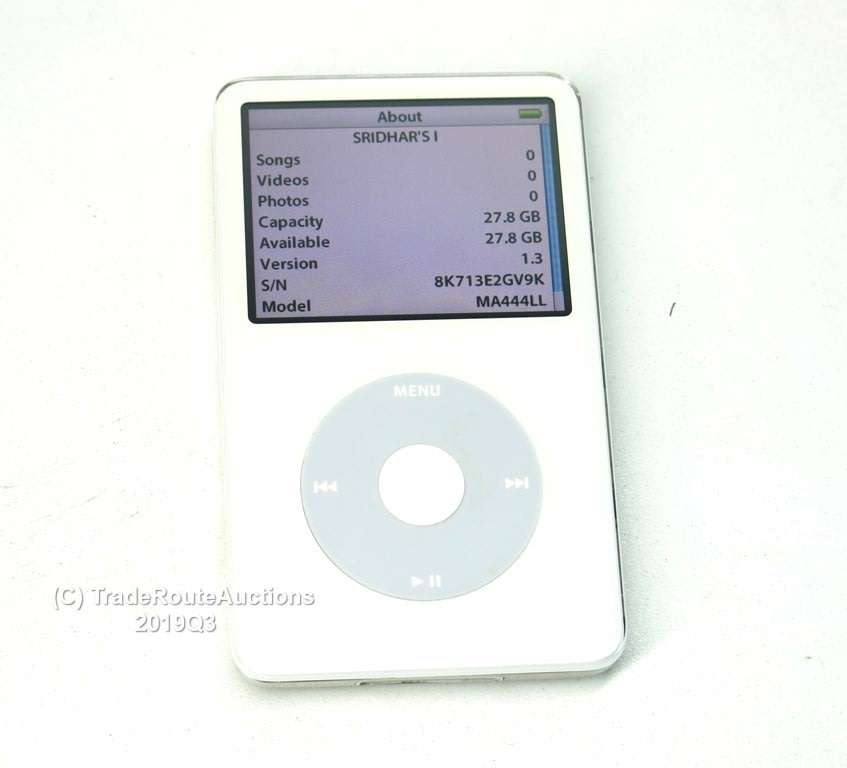 Apple iPod classic 5th Generation White (30 GB) - A1136 - 30GB