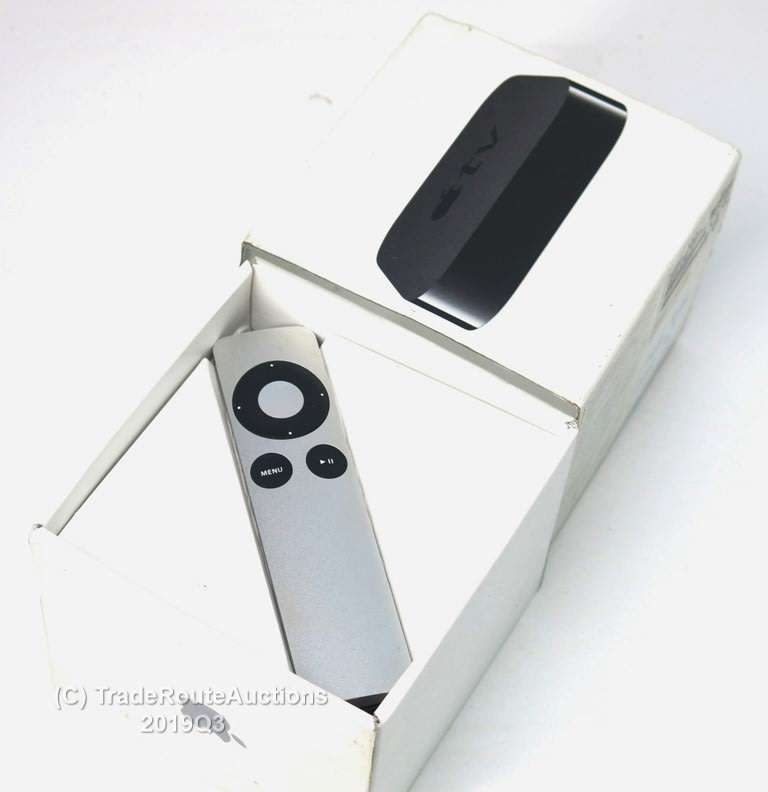 APPLE TV - A1469 - MD199SO/A - 3RD Generation - comes with Power Cable & Remote