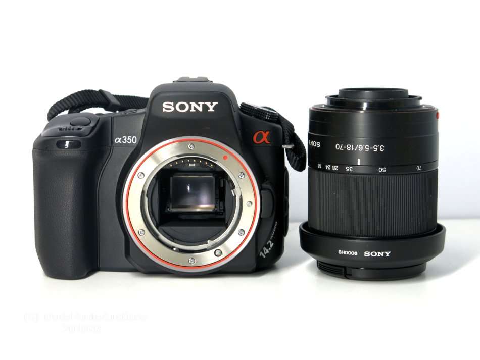 SONY ALPHA A350 DIGITAL CAMERA 14.2 MP BODY + SONY 18-70 LENS KIT