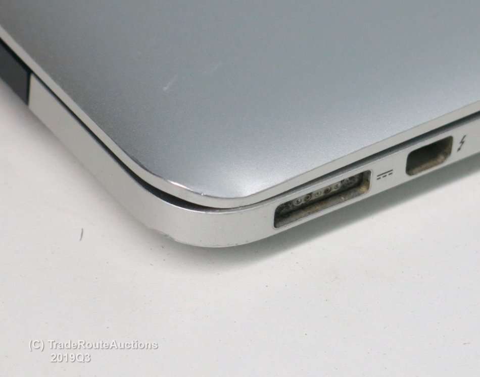 MacBook Pro 13.3-inch ** RETINA ** | Core i5 2.7GHz | 8GB RAM | 128GB SSD | EARLY 2015