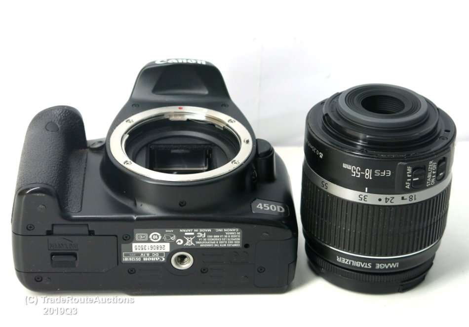 Canon EOS 450D DigitalSLR camera 12.2 Megapixels with Canon 18-55mm Lens Kit