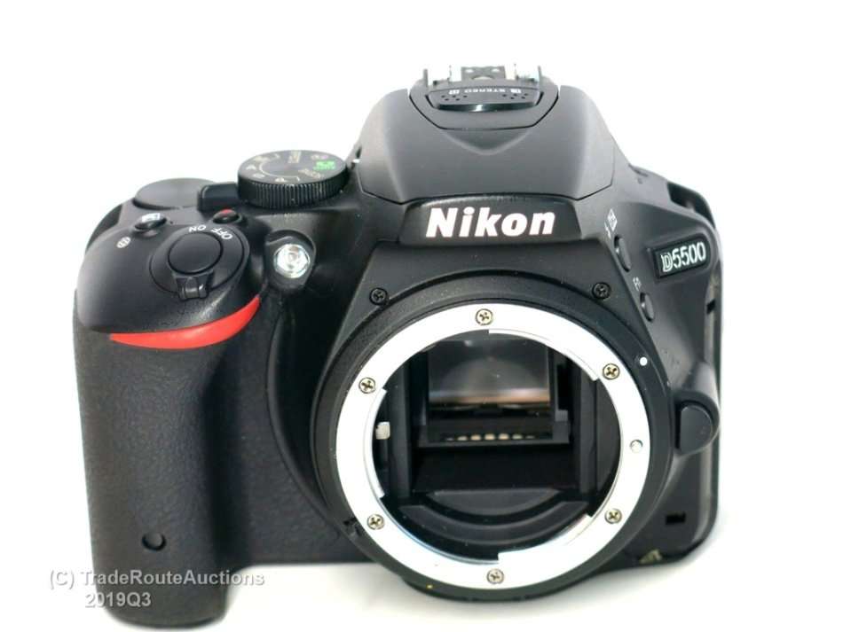 NIKON D5500 DSLR CAMERA BODY