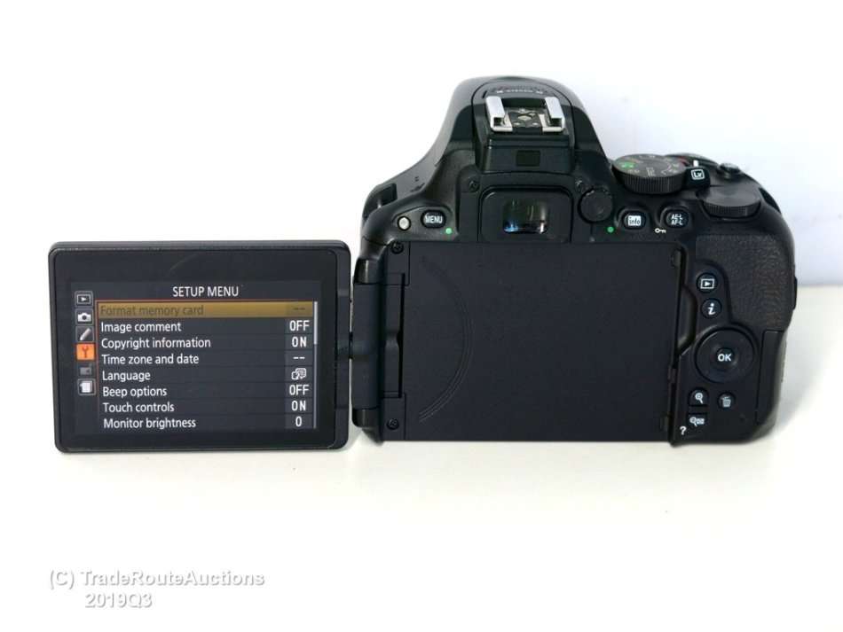 NIKON D5500 DSLR CAMERA BODY