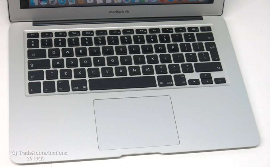 Apple MacBook Air 13.3-inch | Core i5 1.8GHz | 4GB DDR3 | 128GB SSD FLASH - MID 2012