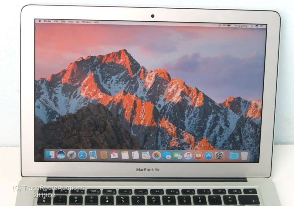 Apple MacBook Air 13.3-inch | Core i5 1.8GHz | 4GB DDR3 | 128GB SSD FLASH - MID 2012