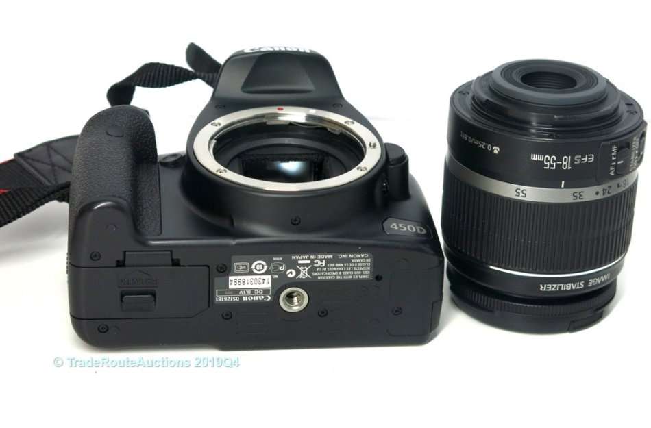 Canon EOS 450D DigitalSLR camera 12.2 Megapixels with Canon 18-55mm Lens Kit