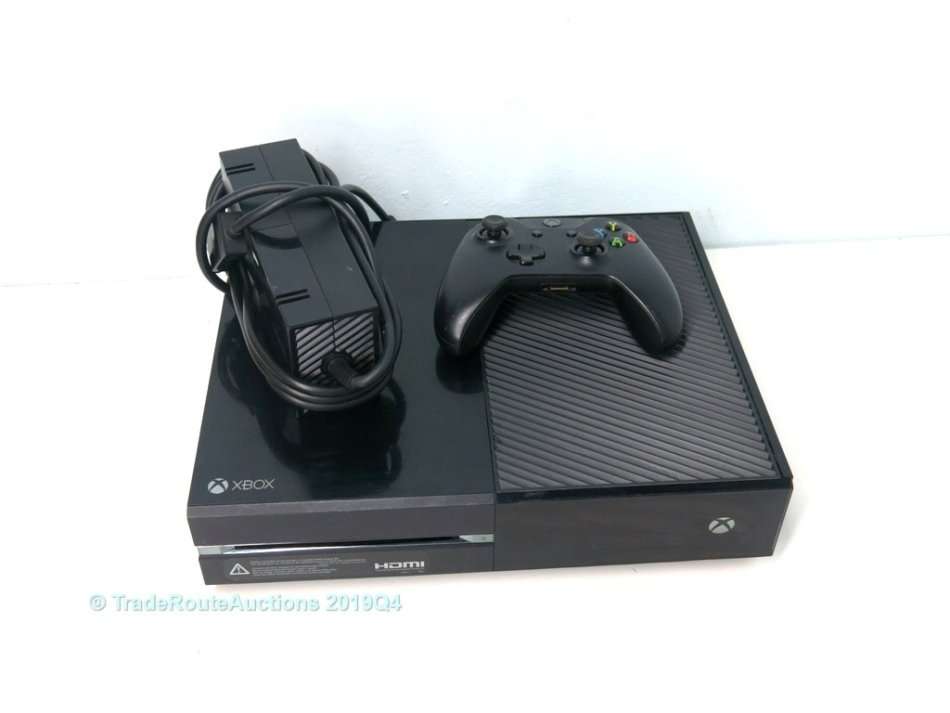 Microsoft Xbox One 500GB Model 1540 Gaming Console + 1 Controller