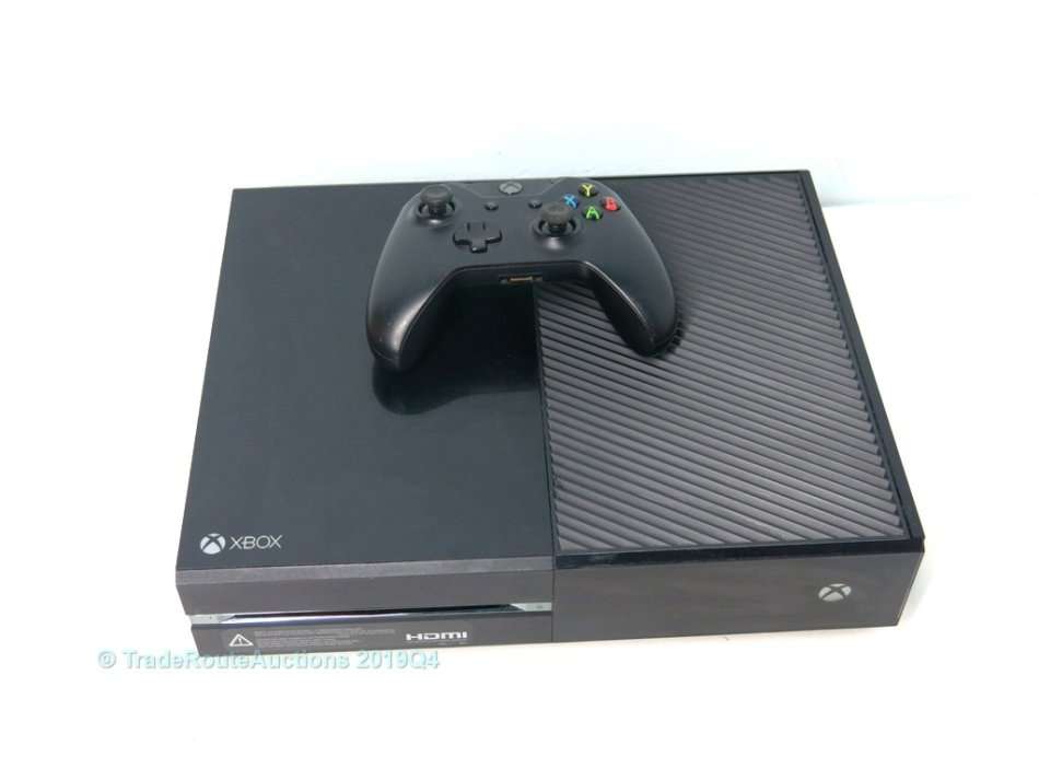 Microsoft Xbox One 500GB Model 1540 Gaming Console + 1 Controller