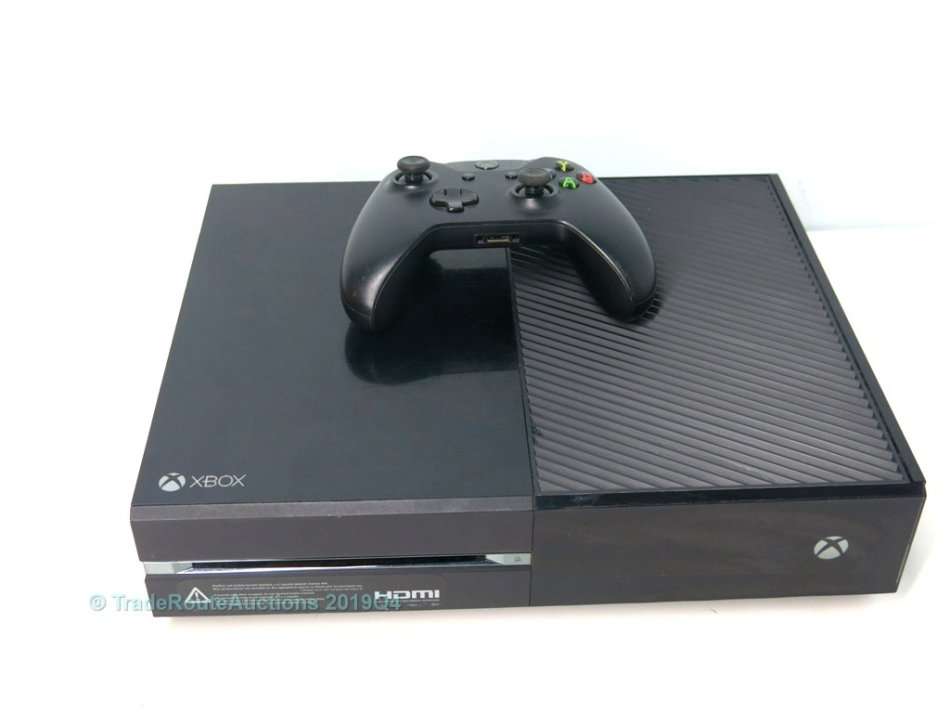 Microsoft Xbox One 500GB Model 1540 Gaming Console + 1 Controller