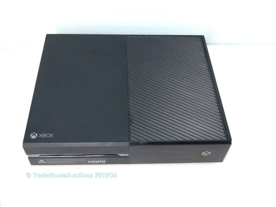 Microsoft Xbox One 500GB Model 1540 Gaming Console + 1 Controller