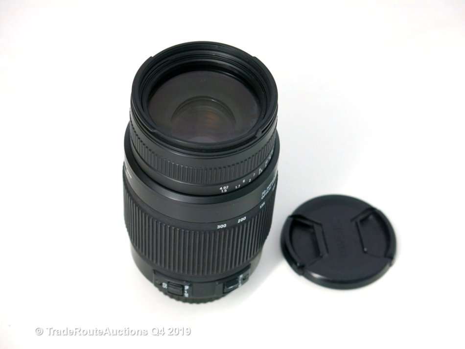 SIGMA DG OPTICAL STABILIZER 70-300mm Telephoto Zoom Lens for CANON DIGITAL SLR CAMERAS