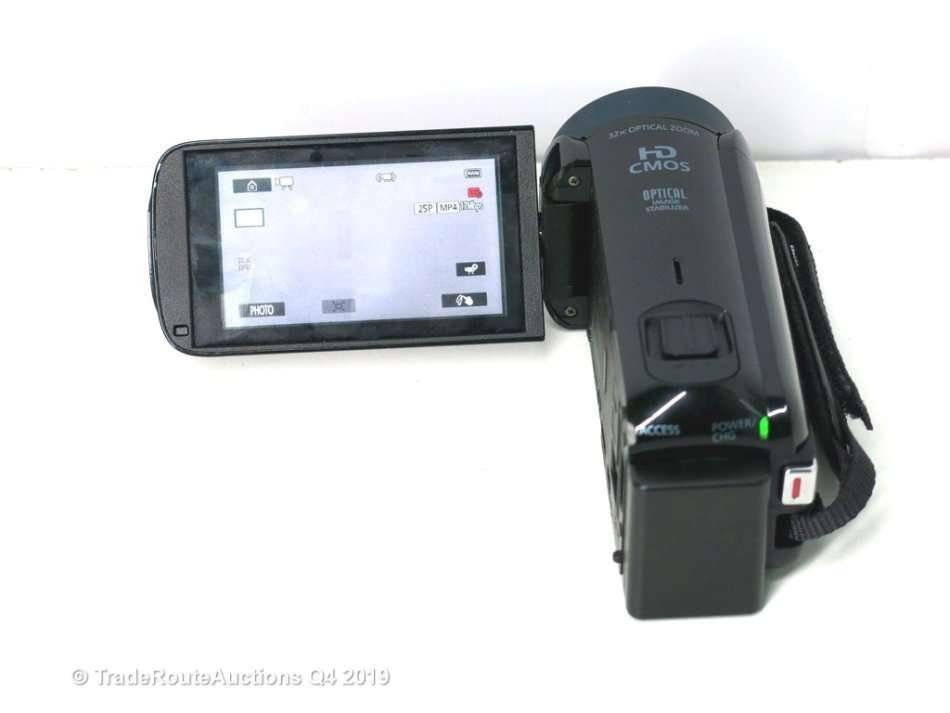 Canon LEGRIA HF R606 Camcorder FULL HD IS - High Definition - 3.28Mp 32x optical zoom