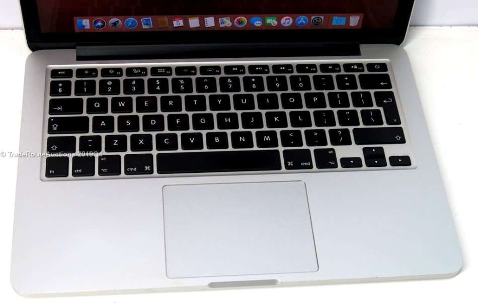 MacBook Pro 13.3-inch  | Core i5 2.4GHz | 4GB RAM | 128GB SSD  ** RETINA DISPLAY * LATE 2013
