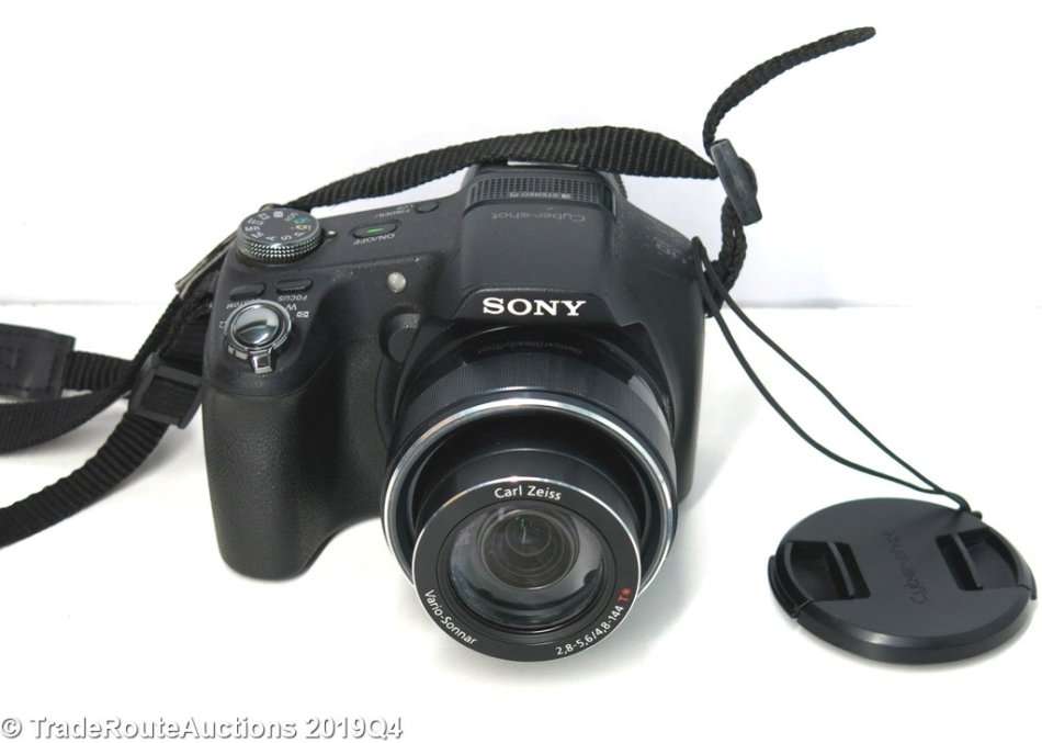 Sony Cyber-Shot DSC-HX100V 16.2 MP Exmor R CMOS Digital Still Camera Carl Zeiss Vario-Tessar Lens