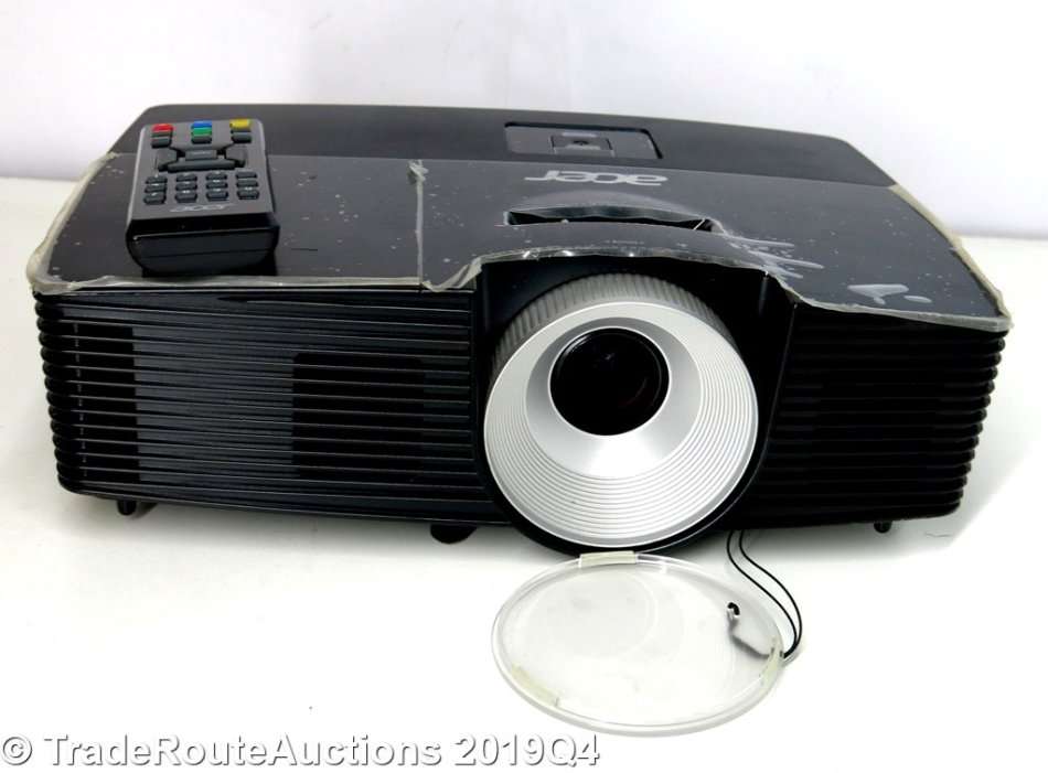 Acer X113 DLP 3D Ready Projector + Remote
