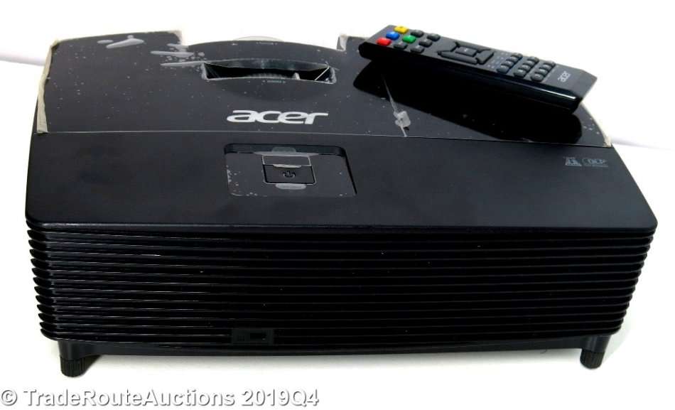 Acer X113 DLP 3D Ready Projector + Remote