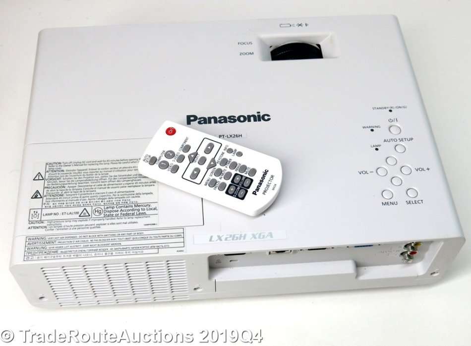 Panasonic PT-LX26H Portable Projector XGA + REMOTE [ ZERO HOURS ON LAMP - UNUSED ]