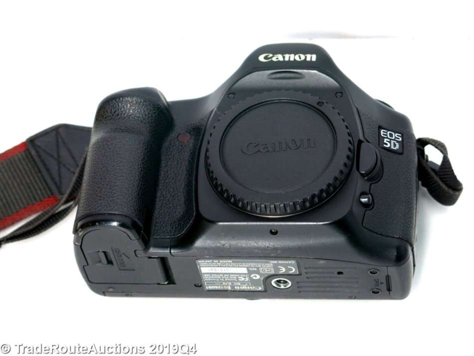 Canon EOS 5D DSLR camera BODY ONLY (MARK 1)