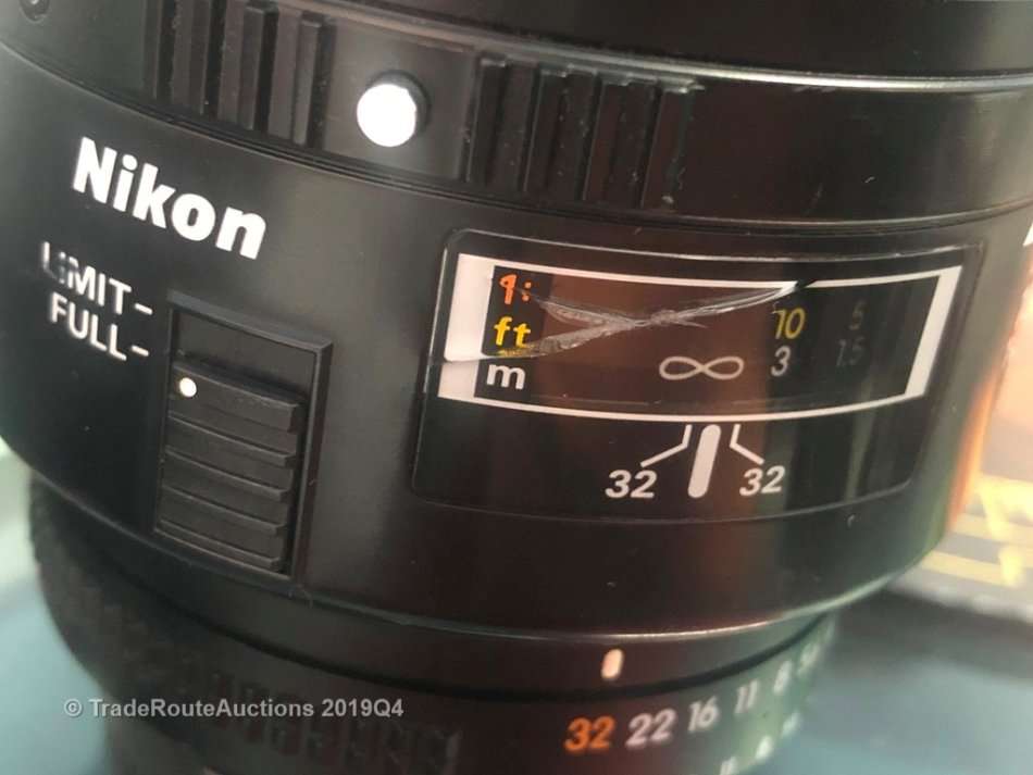 Nikon Micro Nikkor 105mm f/2.8 D Lens 105mm /f2.8 for NIKON Cameras