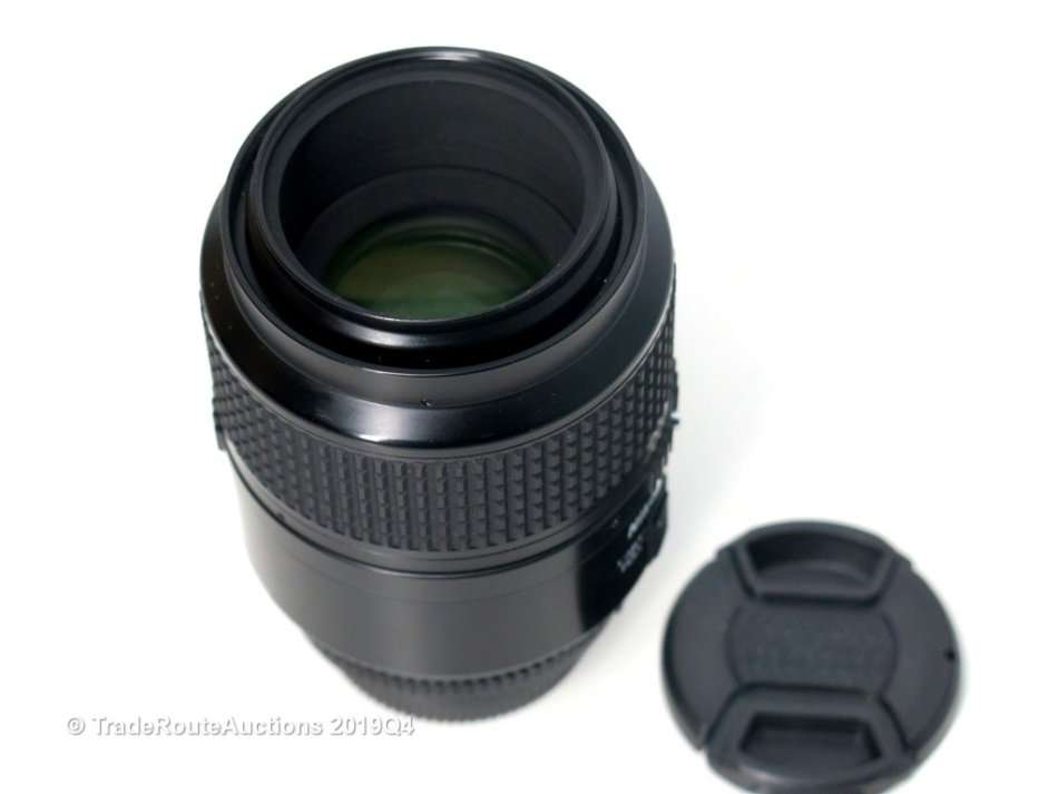 Nikon Micro Nikkor 105mm f/2.8 D Lens 105mm /f2.8 for NIKON Cameras