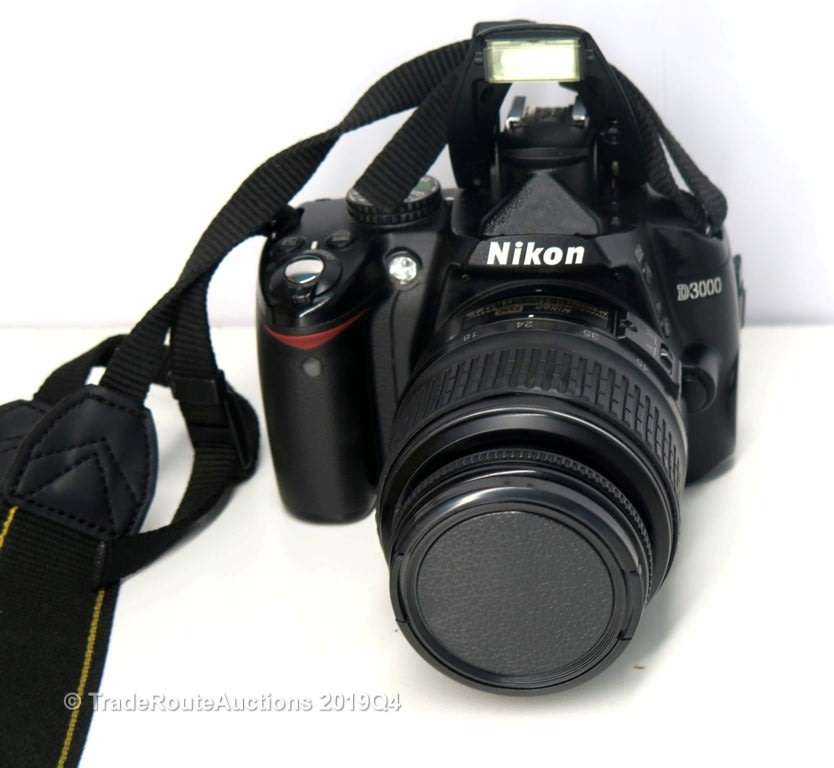 NIKON D3000 DSLR CAMERA CAMERA KIT WITH NIKKOR 18-55 LENS