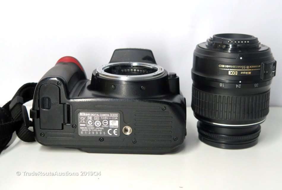 NIKON D3000 DSLR CAMERA CAMERA KIT WITH NIKKOR 18-55 LENS