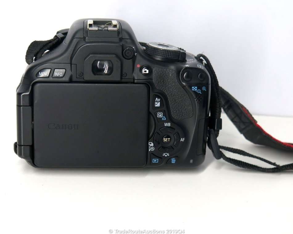 Canon EOS 600D DSLR CAMERA with Canon 18-55 Lens Camera Kit