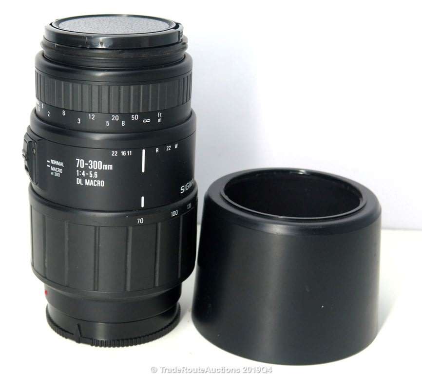 SIGMA DG 70-300mm Telephoto Zoom Lens for SONY / MINOLTA DSLR CAMERAS
