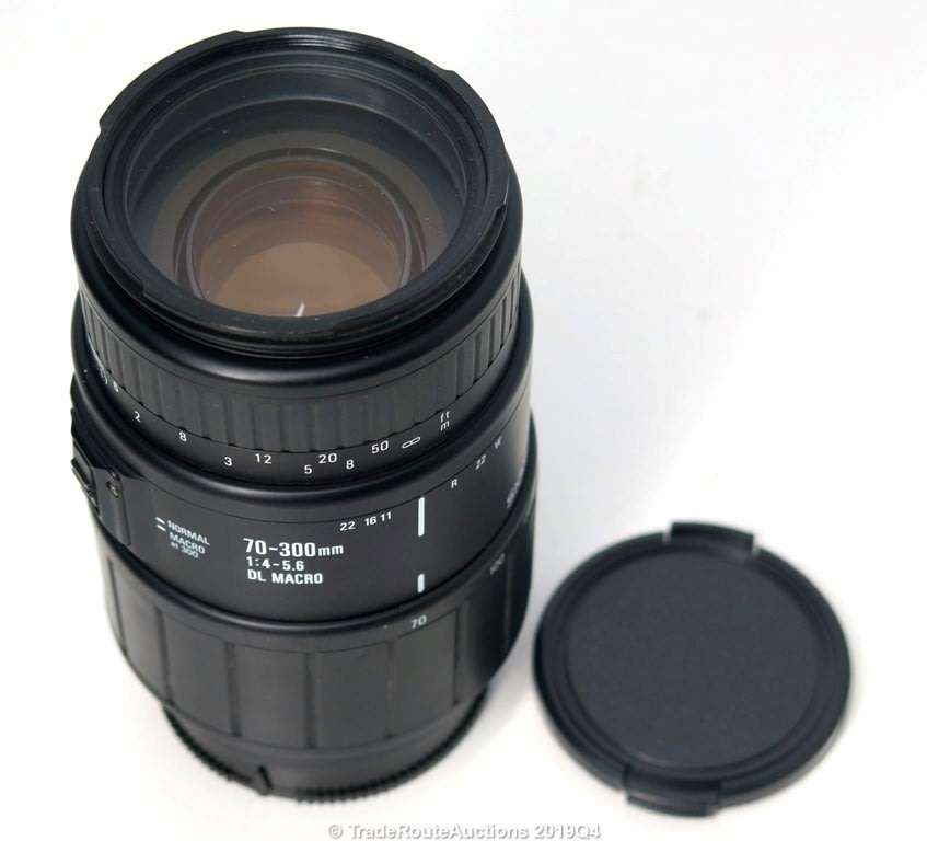 SIGMA DG 70-300mm Telephoto Zoom Lens for SONY / MINOLTA DSLR CAMERAS