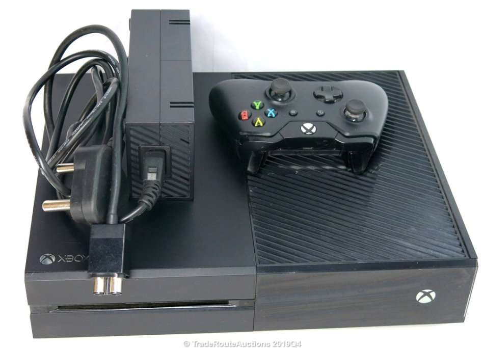 Microsoft Xbox One 500GB Model 1540 Gaming  Console + 1 Controller  + FIFA15 XBOX ONE GAME