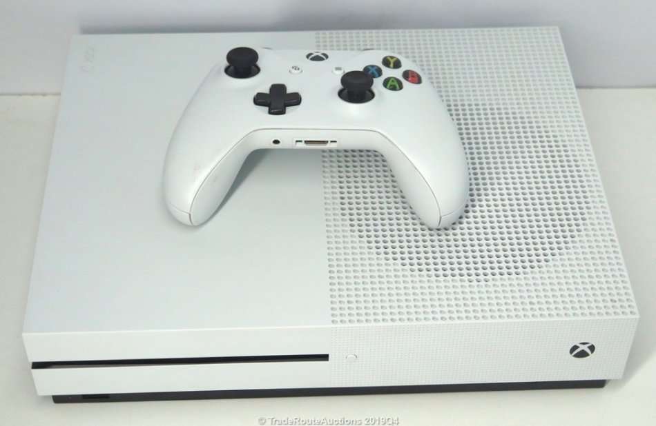 Microsoft Xbox One S 1TB Console (WHITE) Model 1681 + 1 Controller