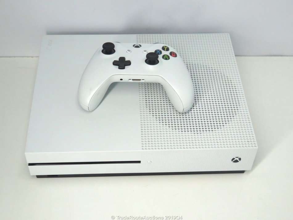 Microsoft Xbox One S 1TB Console (WHITE) Model 1681 + 1 Controller