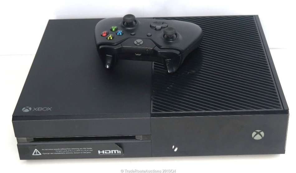Microsoft Xbox One 500GB Model 1540 Gaming Console + 1 Controller