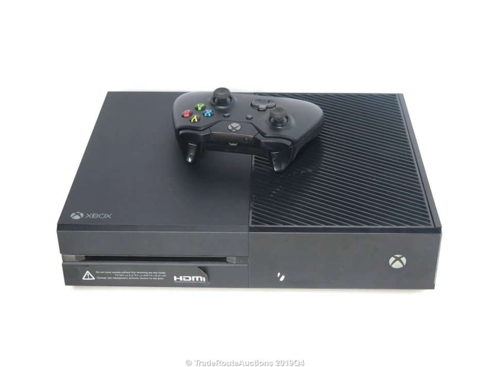 Microsoft Xbox One 500GB Model 1540 Gaming Console + 1 Controller
