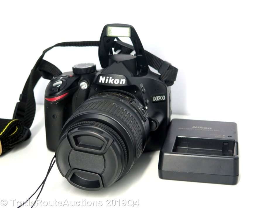 Nikon D3200 24.2 MP CMOS Digital SLR with 18-55mm f/3.5-5.6 AF-S DX NIKKOR Zoom Lens - 24.2 MP