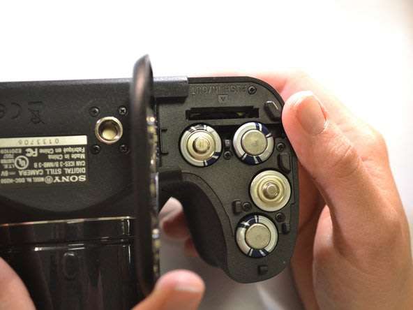 Sony Cybershot DSC-H200 Black 20.1MP 26X Optical SteadyShot image stabilization Digital Camera