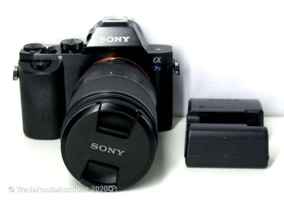 Sony Alpha a7S Mirrorless Digital Camera Kit with Sony 18-200 Lens FULL FRAME