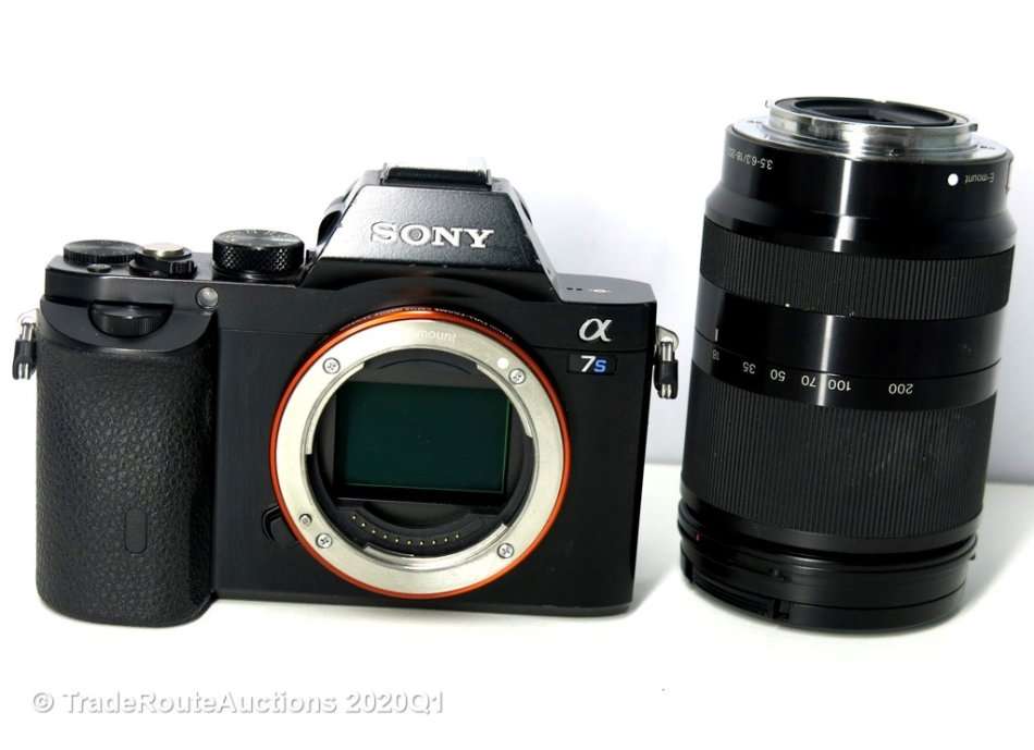 Sony Alpha a7S Mirrorless Digital Camera Kit with Sony 18-200 Lens FULL FRAME