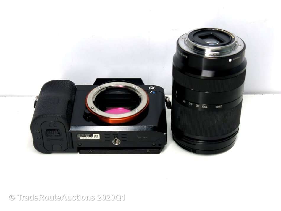 Sony Alpha a7S Mirrorless Digital Camera Kit with Sony 18-200 Lens FULL FRAME