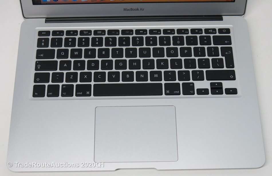 MacBook Air 13.3-inch | Core i5 1.8GHz | 8GB RAM | 128GB SSD MACBOOK AIR 13 INCH 2017 MODEL