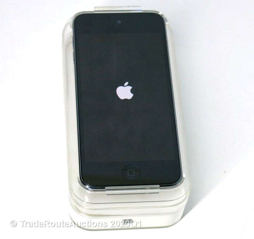 Apple iPod Touch | SPACE GREY | 64GB | 5th Generation | A1421 | NE979FD/A | RETINA DISPLAY