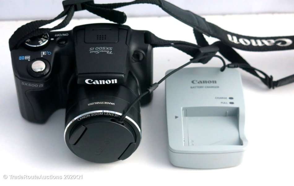 Canon PowerShot SX500 IS 16.0 MP with 30x Wide-Angle Optical IS Zoom and 3.0-Inch LCD